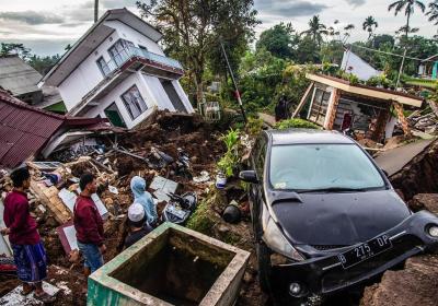 Indonesia quake kills 268 people