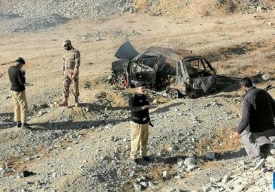 Six Pakistanis,one Afghan soldier killed in cross-border clash