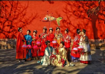 2023 Lantern Festival in Beijing brings people into Ming Dynasty art
