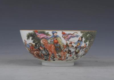 Porcelain exhibition of images of ancient women debuts in E. China to celebrate International Women’s Day