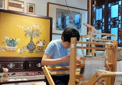 UNESCO program winner seeks ancient cultural interactions through Chinese silk tapestry