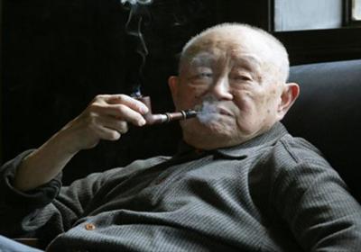 Pioneering artist Huang Yongyu passes away at 99