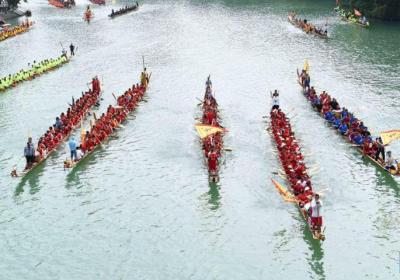 The unifying power of teamwork: dragon boat races in China and rowing in England
