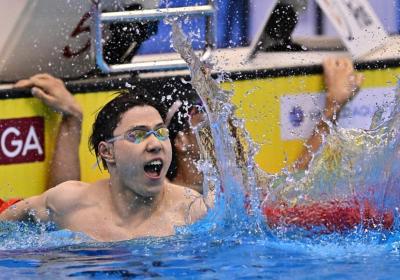 China continues record-breaking momentum at swimming worlds