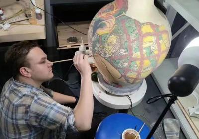 Global artists pursue dreams in China's porcelain capital