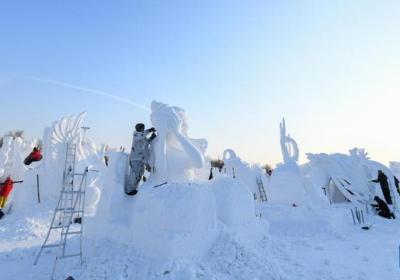 Xinjiang team shines at international snow sculpture competition