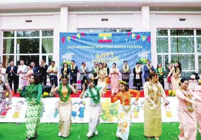 Myanmar: Embassy holds water splashing activities to celebrate Thingyan Festival