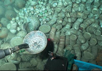 Over 900 historical relics found in two ancient shipwrecks in South China Sea