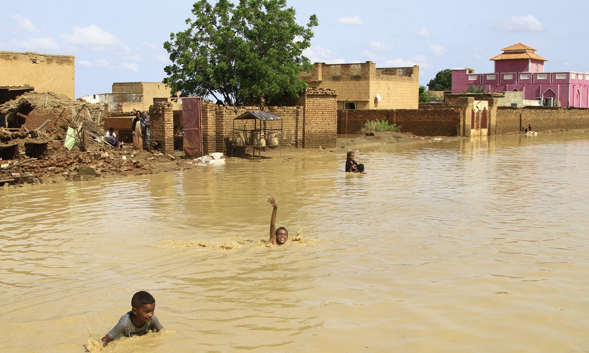 Extreme floods spark fears of further damage among Sudanese