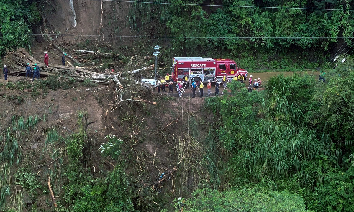 Bus plunges into 75-meter-deep Costa Rican ravine, death toll reaches 9