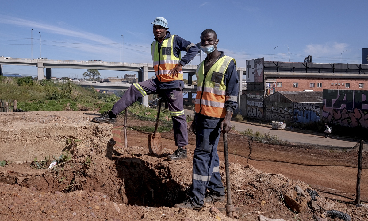 Johannesburg transport project digs into wounds of the past