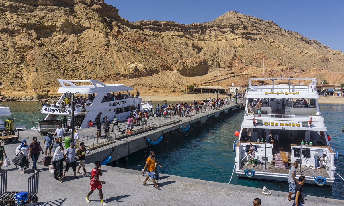 Egyptian Red Sea resort Sharm el-Sheikh reels from Ukrainian and Russian exodus