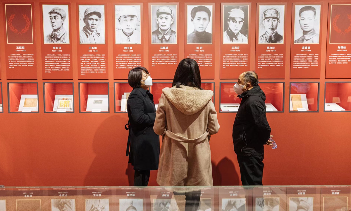 Historical items on display at show marking Huaihai Campaign victory
