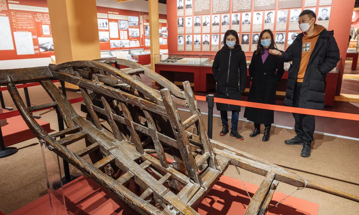 Historical items on display at show marking Huaihai Campaign victory