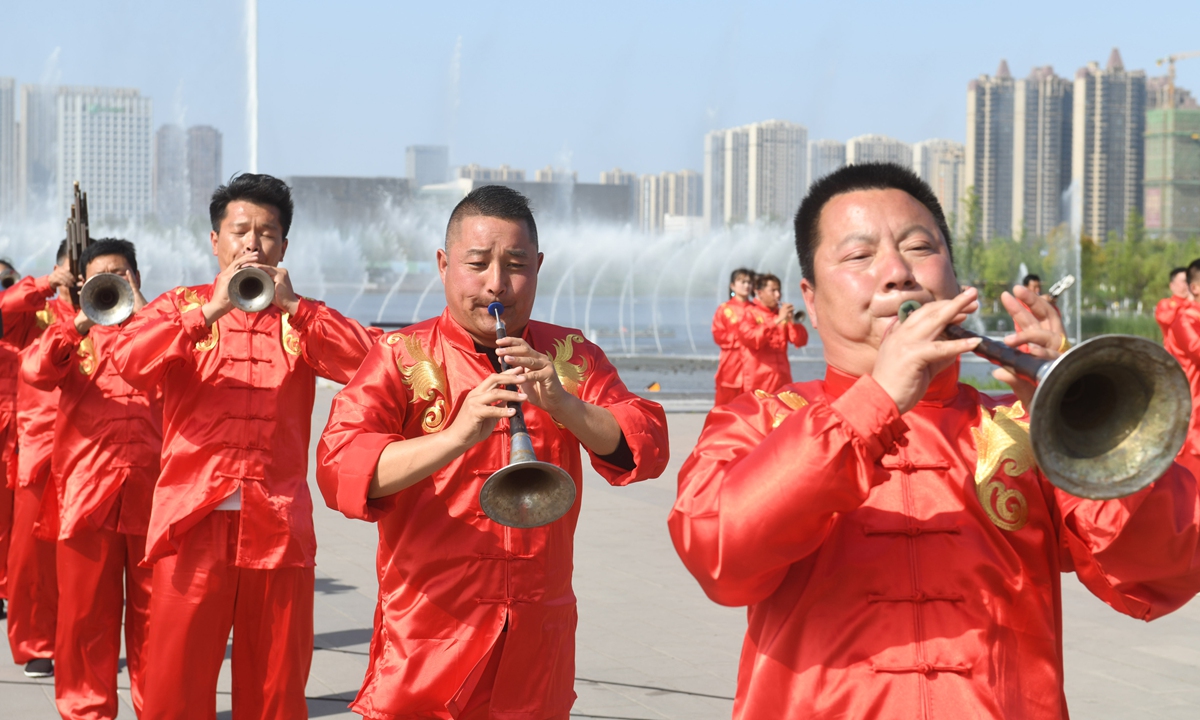Veteran folk artist keeps traditional Chinese instrument suona alive despite setbacks