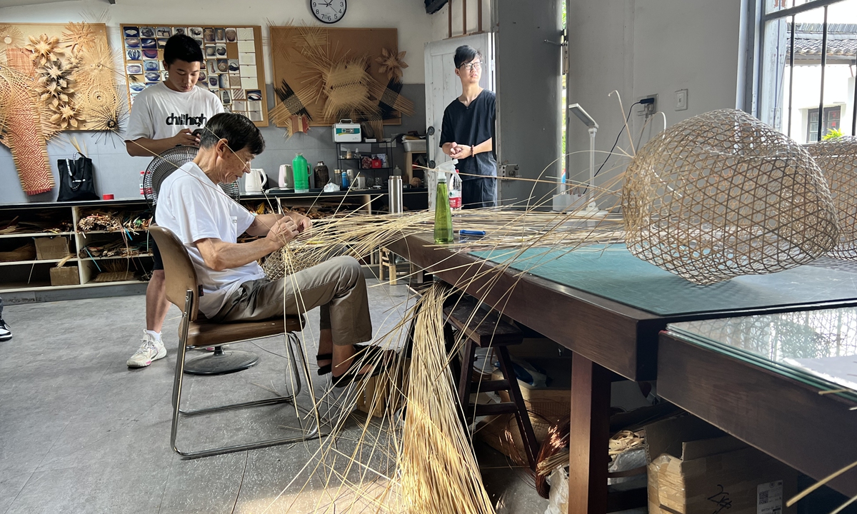 Inheritor of bamboo weaving innovates ancient art form