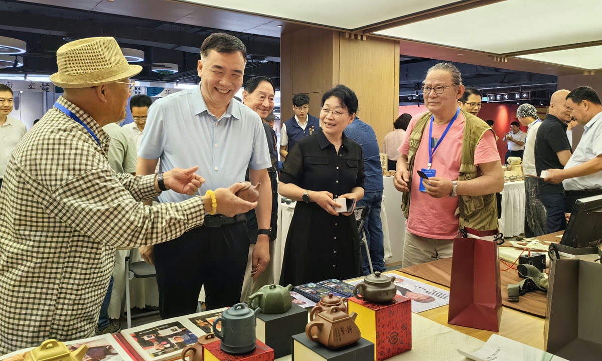 Culture Beat: Exhibition showcases cross-Straits handicrafts