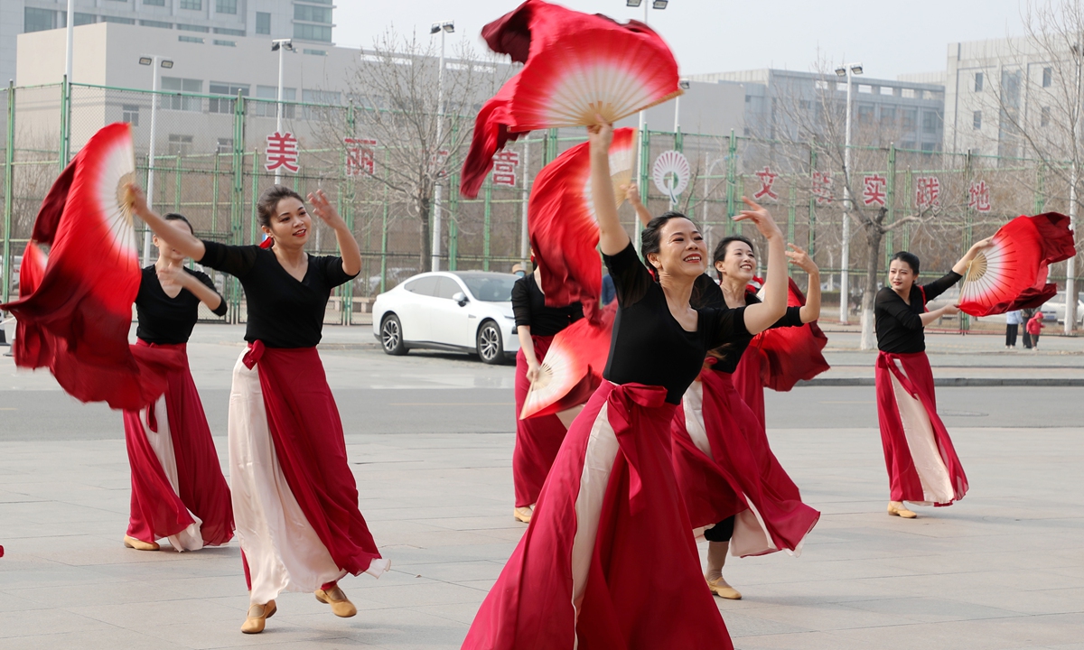 Chinese square dancing competition enhances mass leisure exercise to national level