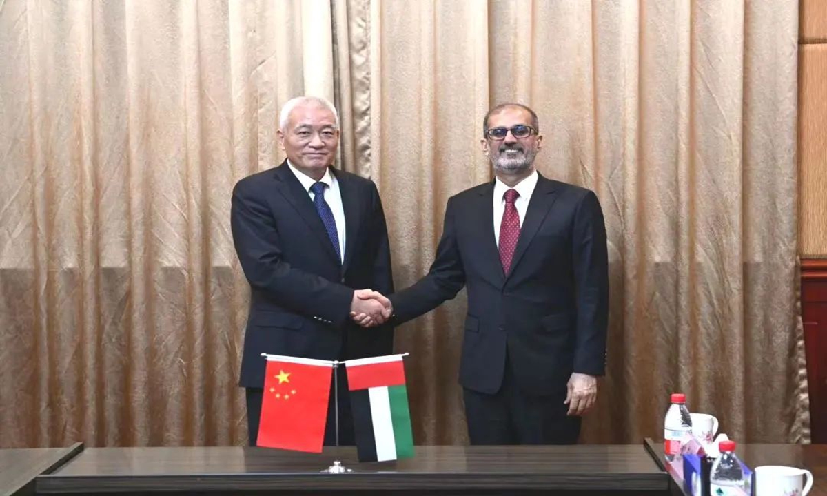 UAE Ambassador meets with Chinese Minister of Science and Technology