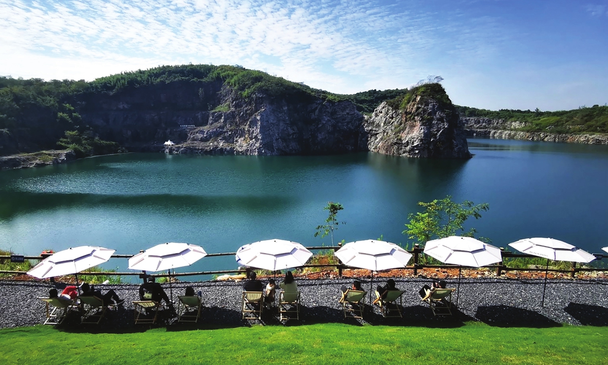 Café built at abandoned quarry pit attracts over 400,000 visitors a year, benefits local villagers