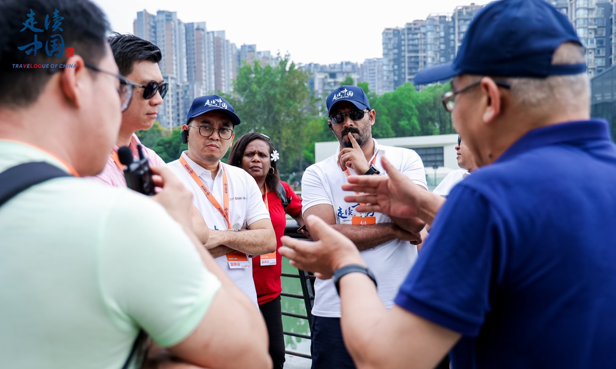 Travelogue of China invites foreigners to witness Chinese path to modernization in Chengdu