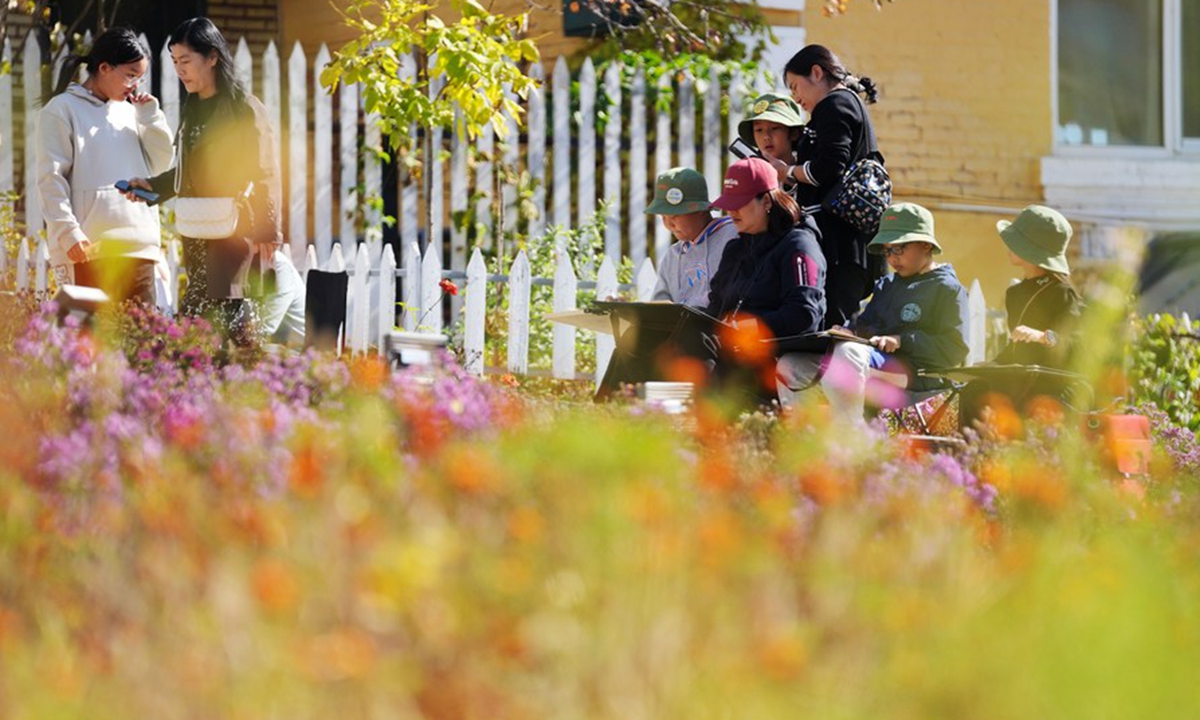 Cultural activities boosts green garden visit in China during holidays