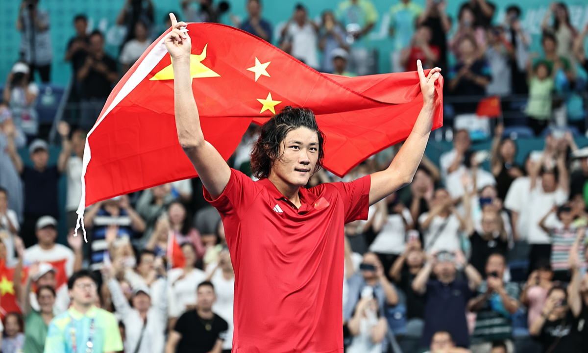 Tennis ace Zhang continues charge at home in Shanghai Masters