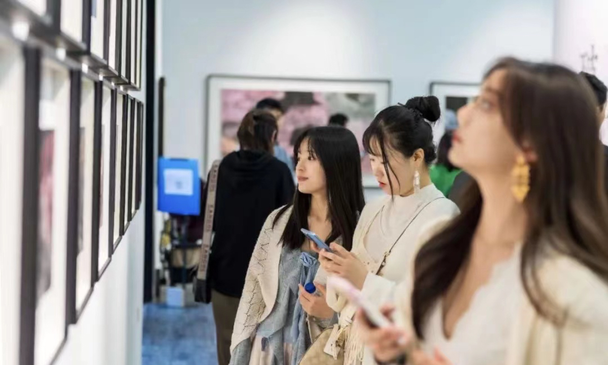 Exhibition of Zhao Yue’s paintings opens at Beijing’s 798 Art Zone