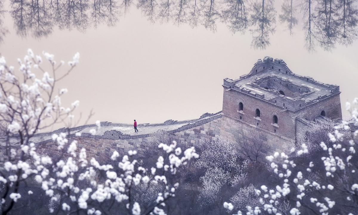 Chinese photographer Yang Dong’s journey along the Great Wall