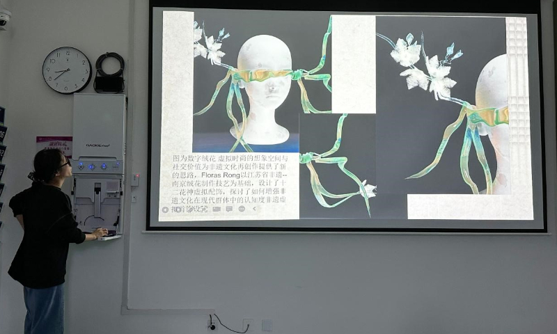 Global experts discuss future visual language research in Sichuan