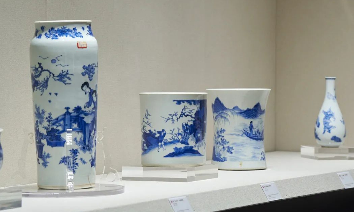 Culture Beat: 17th-century Chinese blue-and-white porcelain showcased