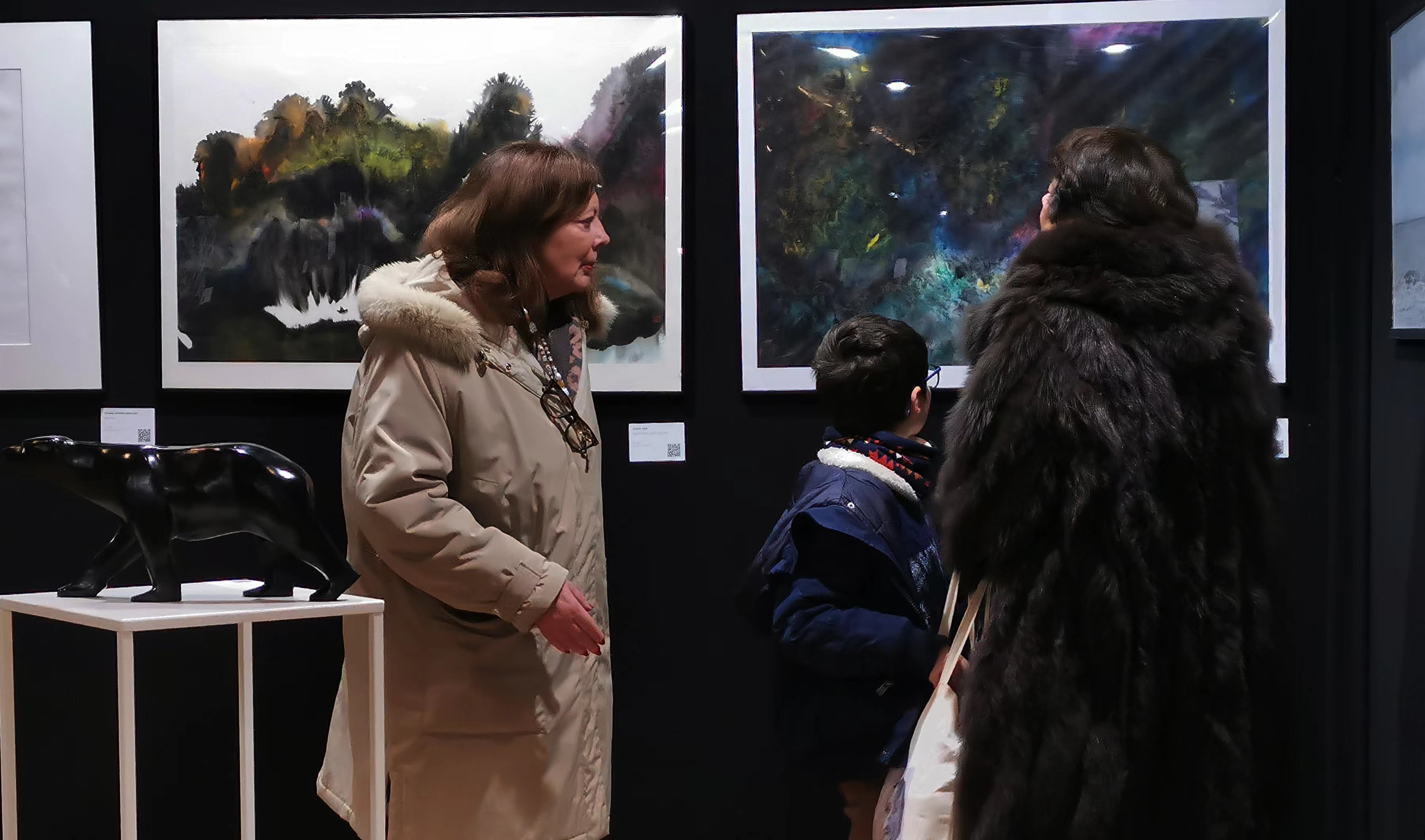 Water ink art shines at Salon d'Automne in France