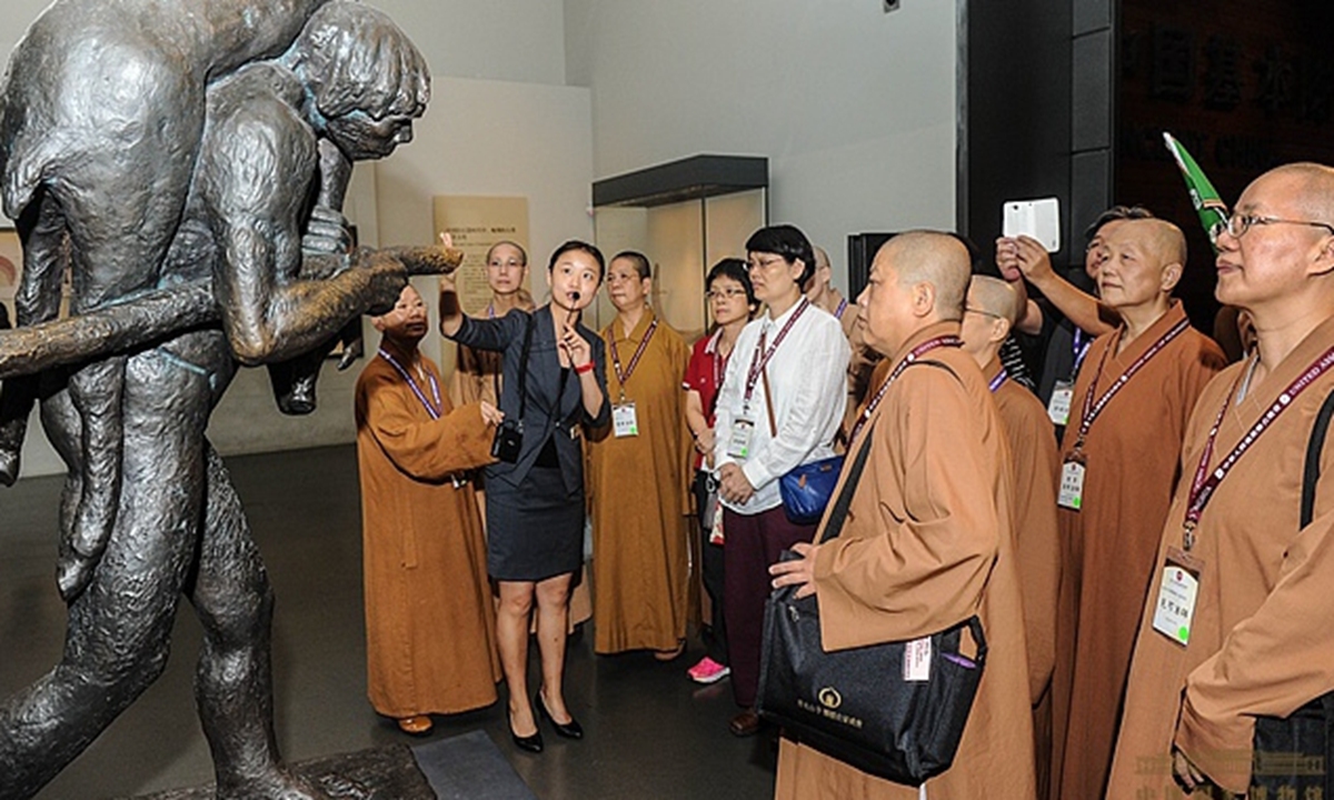 Taiwan Buddhist association donates 30 artifacts to mainland