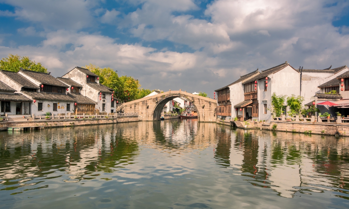 Renovated canal tourism offers experience for UNESCO site inheritance
