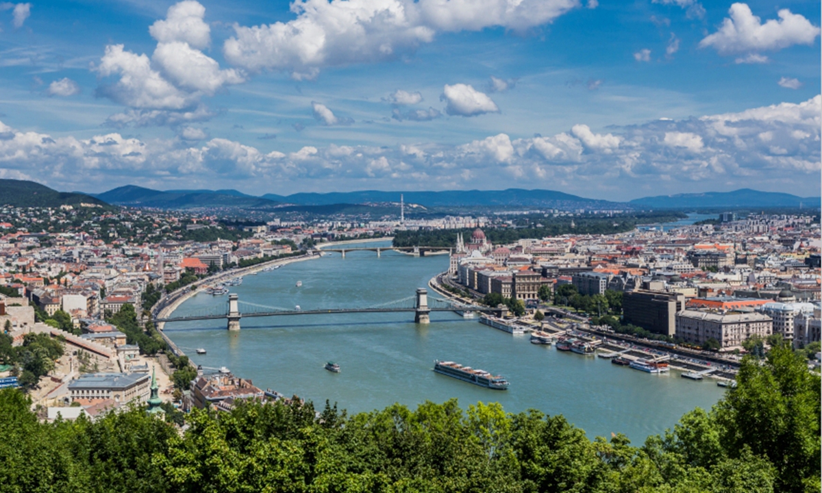 Hungarian sinologist sees language as bedrock of exchanges