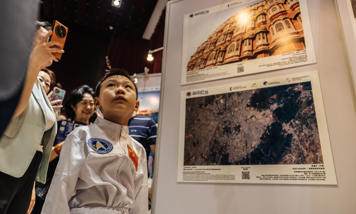 Spectacular photos wow visitors at ‘BRICS Universe’ exhibition