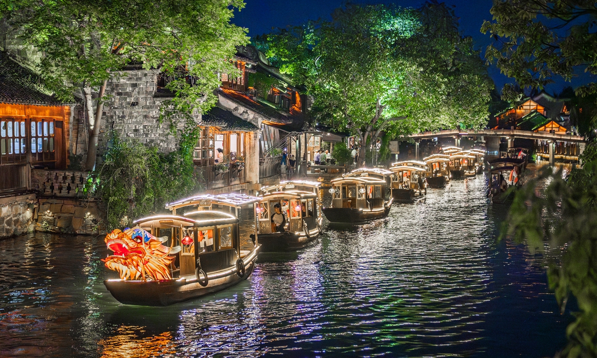 Canal town Wuzhen launches folk events to celebrate Dragon Boat Festival