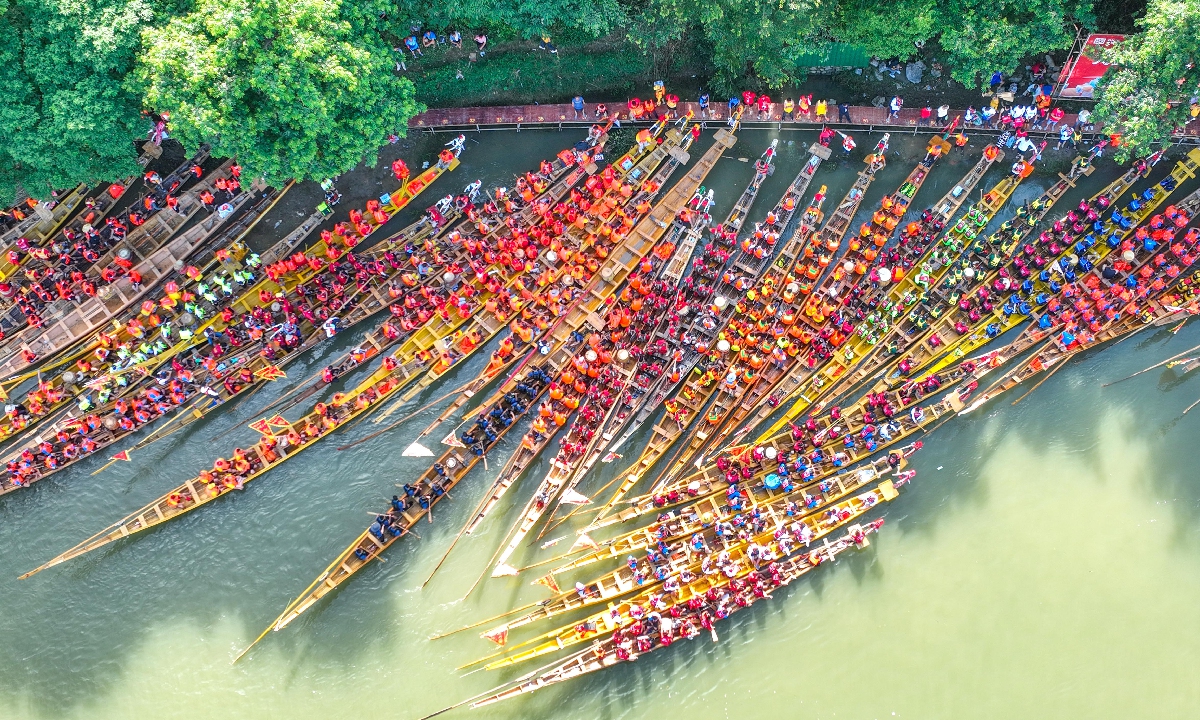 Two new world records set in Hunan dragon boat races