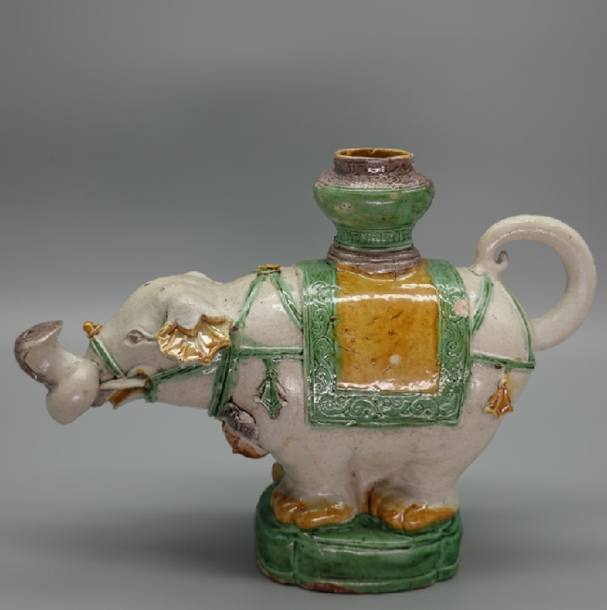 Over 900 historical relics found in two ancient shipwrecks in South China Sea