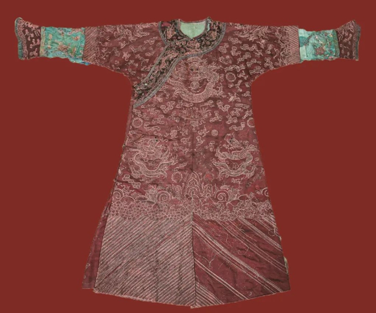 American-donated Qing Dynasty robe given to Shandong University Museum